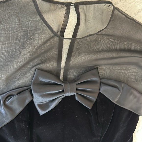 Black velvet with satin trim and bow:sheer front, back top and sleeves; size 6 - Picture 4 of 9
